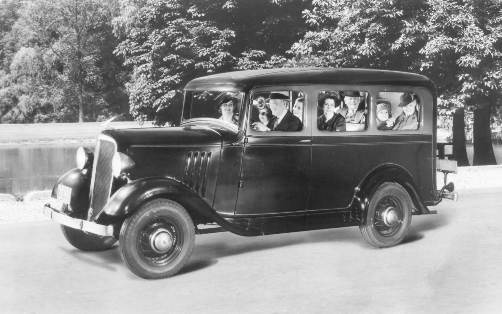 [Chevrolet+Suburban+1935.jpg]
