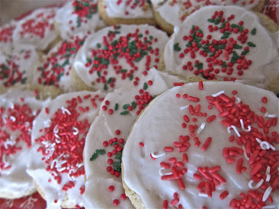 These sugar cookies are soft, melt in your mouth sugar cookies that are so easy to make and delicious. Plus a bonus recipe for the frosting. #womenLivingwell #easyrecipes #sugarcookies #icing