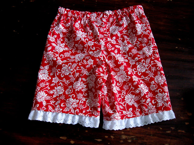 Messages From The MotherShip: How To Sew Shorts Without a Pattern