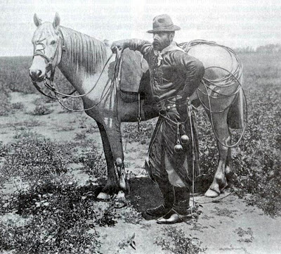 Gauchos armé de ses boleadoras