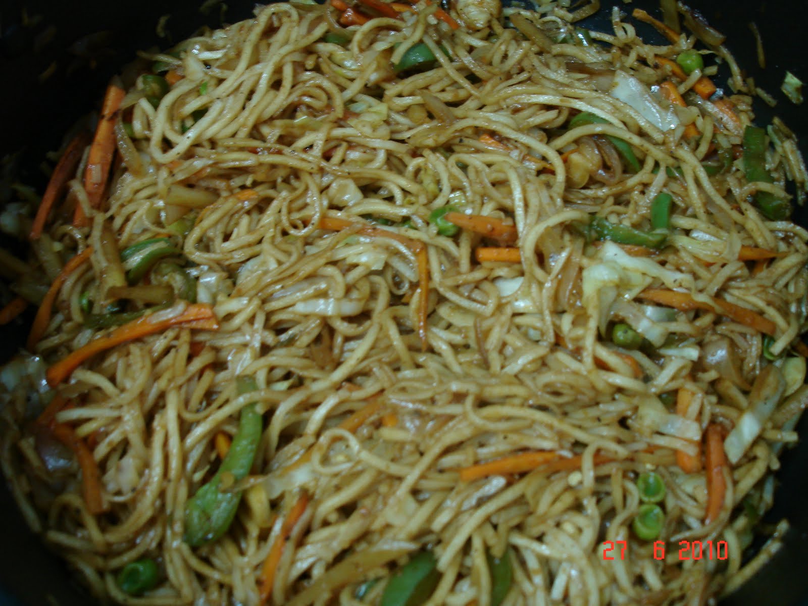 Uma cooks.......: Indo Chinese noodles