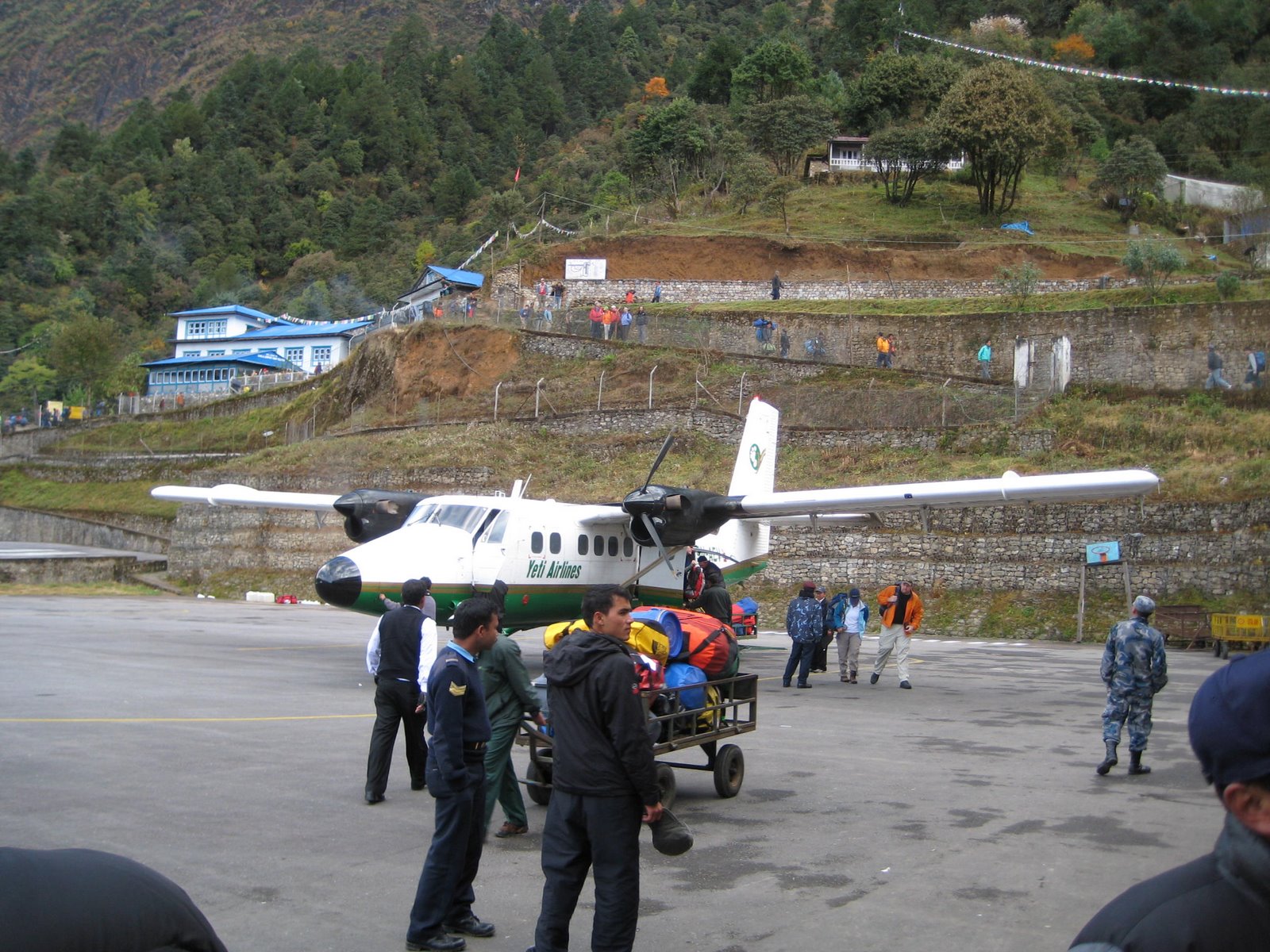 [Lukla+arrival.jpg]