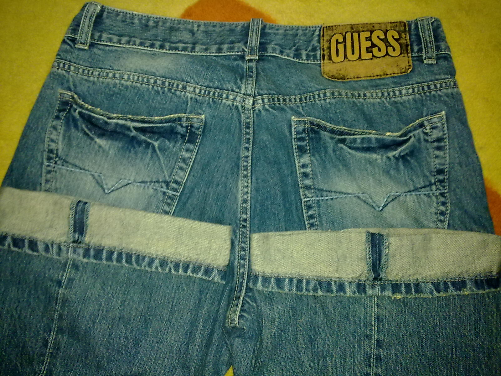 RED TOP LADIES PRELOVED COLLECTION GUESS Jeans (04) (SOLD)