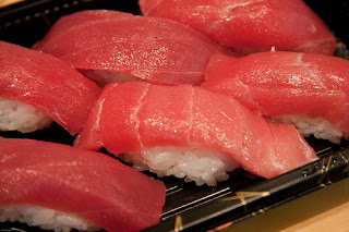 SUSHI RECIPE: FRESH TUNA SUSHI