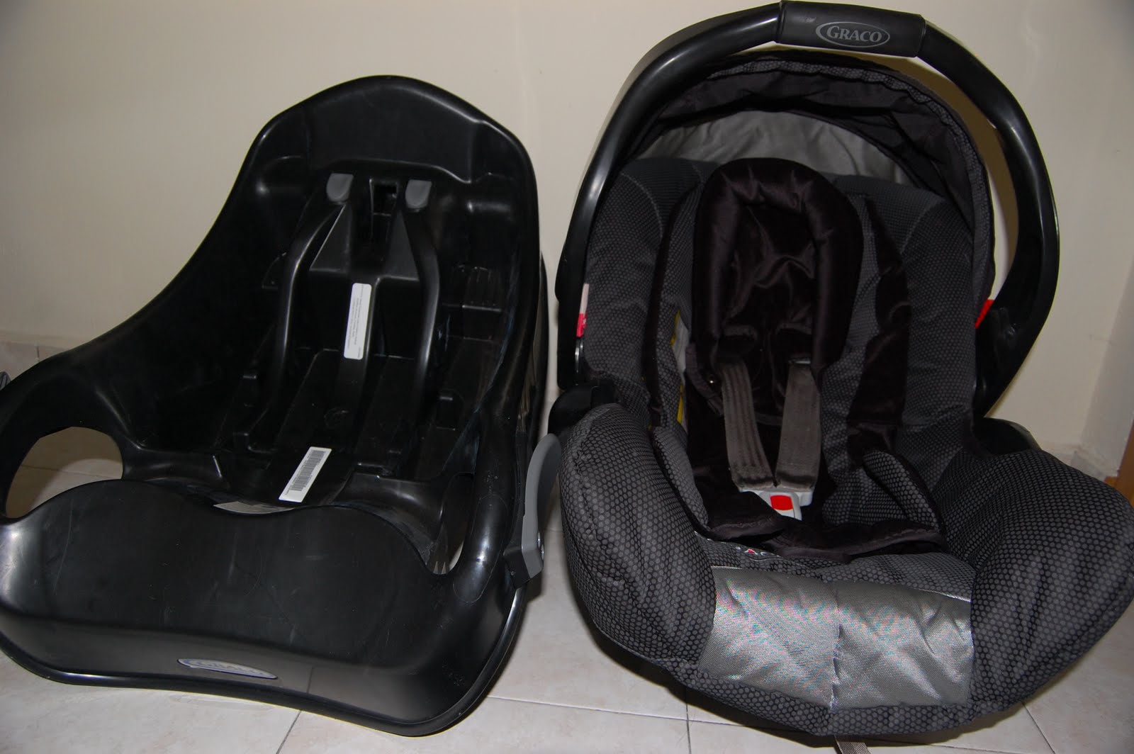 Preloved Graco Junior Baby Car Seat and base