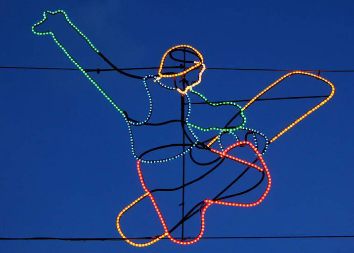 [snowboarder-1265308044.jpg]