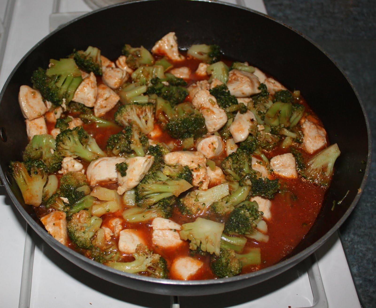 365 dagen koken en eten aardappel met geitenkaas/broccoli met kip in tomatensaus 365 dagen koken en eten aardappel met geitenkaas/broccoli met kip in tomatensaus