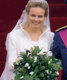 El Blog de mi Boda: Tiara y Mantilla