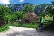 Biking in zona Salciua