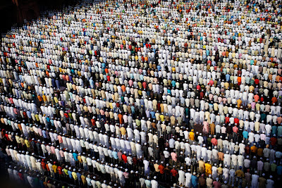 eid01 Indian Muslims pray during Eid ul Fitr