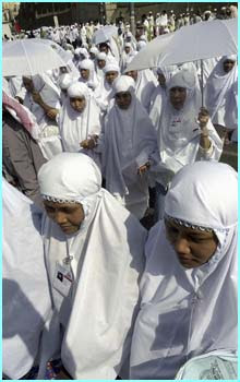 indonesian women at hajj indonesian women at hajj