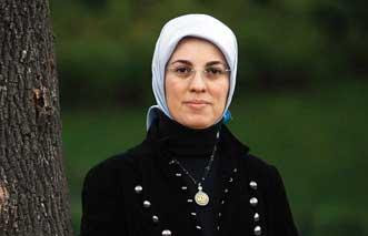 merve kavakci Merve Kavakci, former Turkish parliamentarian and spokeswoman for women