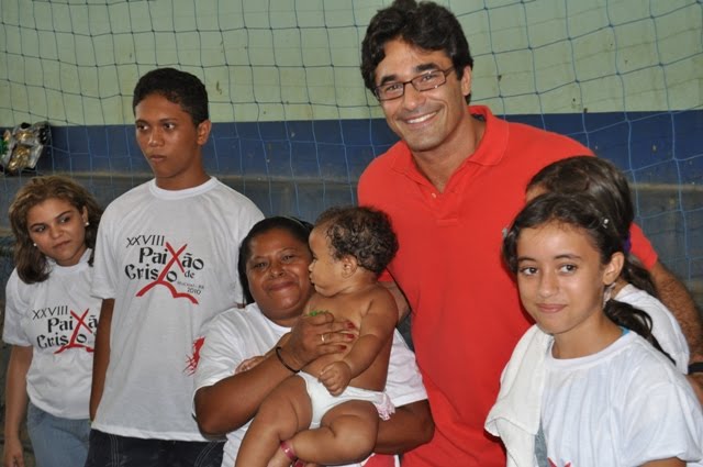 O ator Luciano Szafir esteve presente hoje no café da manhã com os organizadores da peça