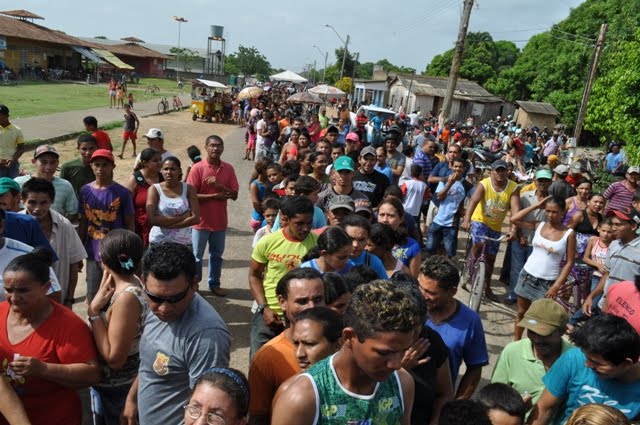 Entrega de peixes a pupolação mucajaiense