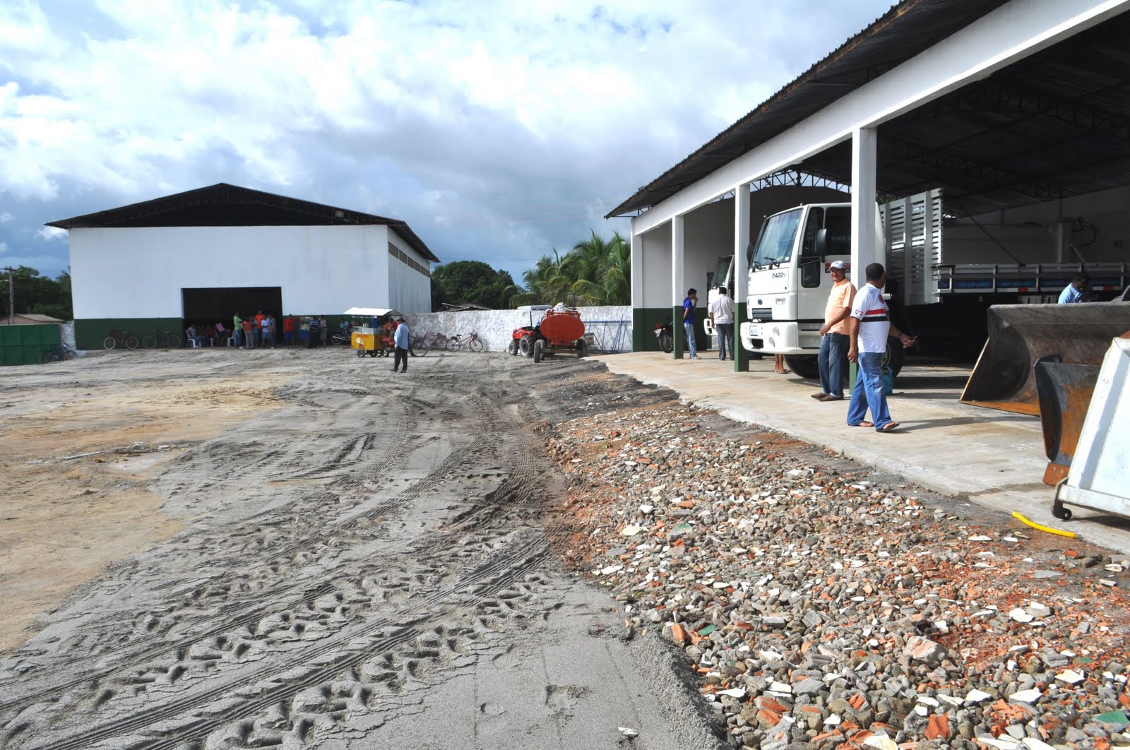 Garagem municipal de Mucajaí recebe nome e ganha novo prédio