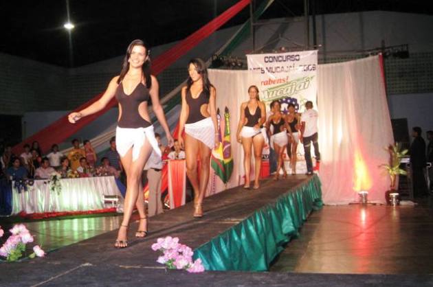 As deslumbrantes concorrentes ao título de Miss Mucajaí no ano de 2009