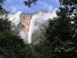 [angel_waterfall_00_resize.JPG]