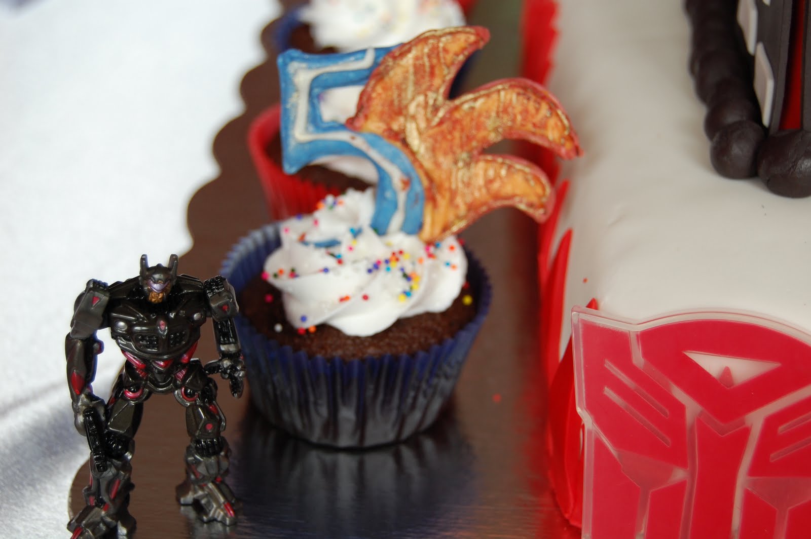CUSTOMISED CAKES BY JEN: transformer cake