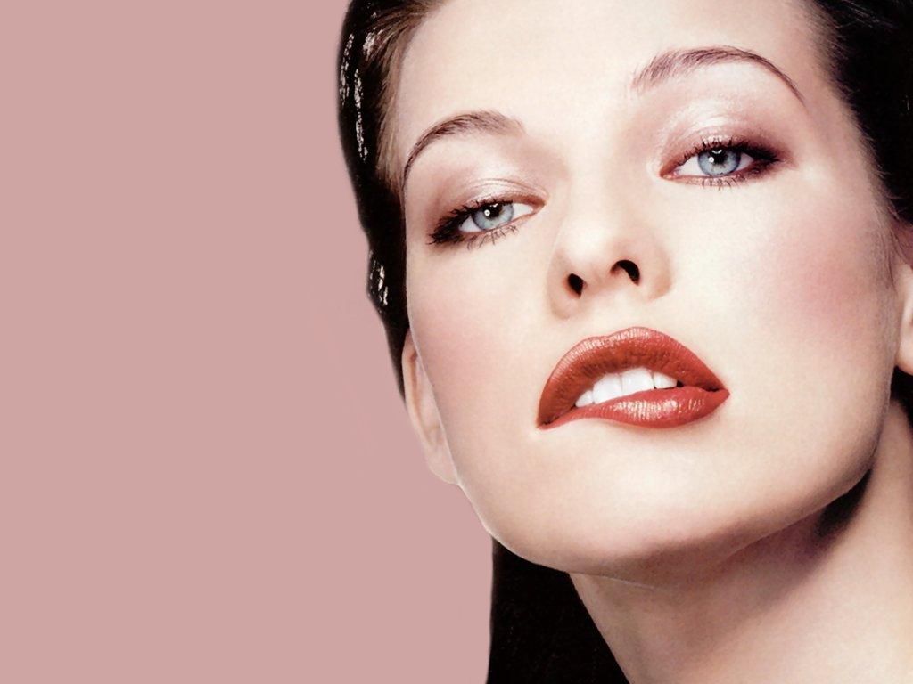 [Milla_Jovovich,_Model.jpg]