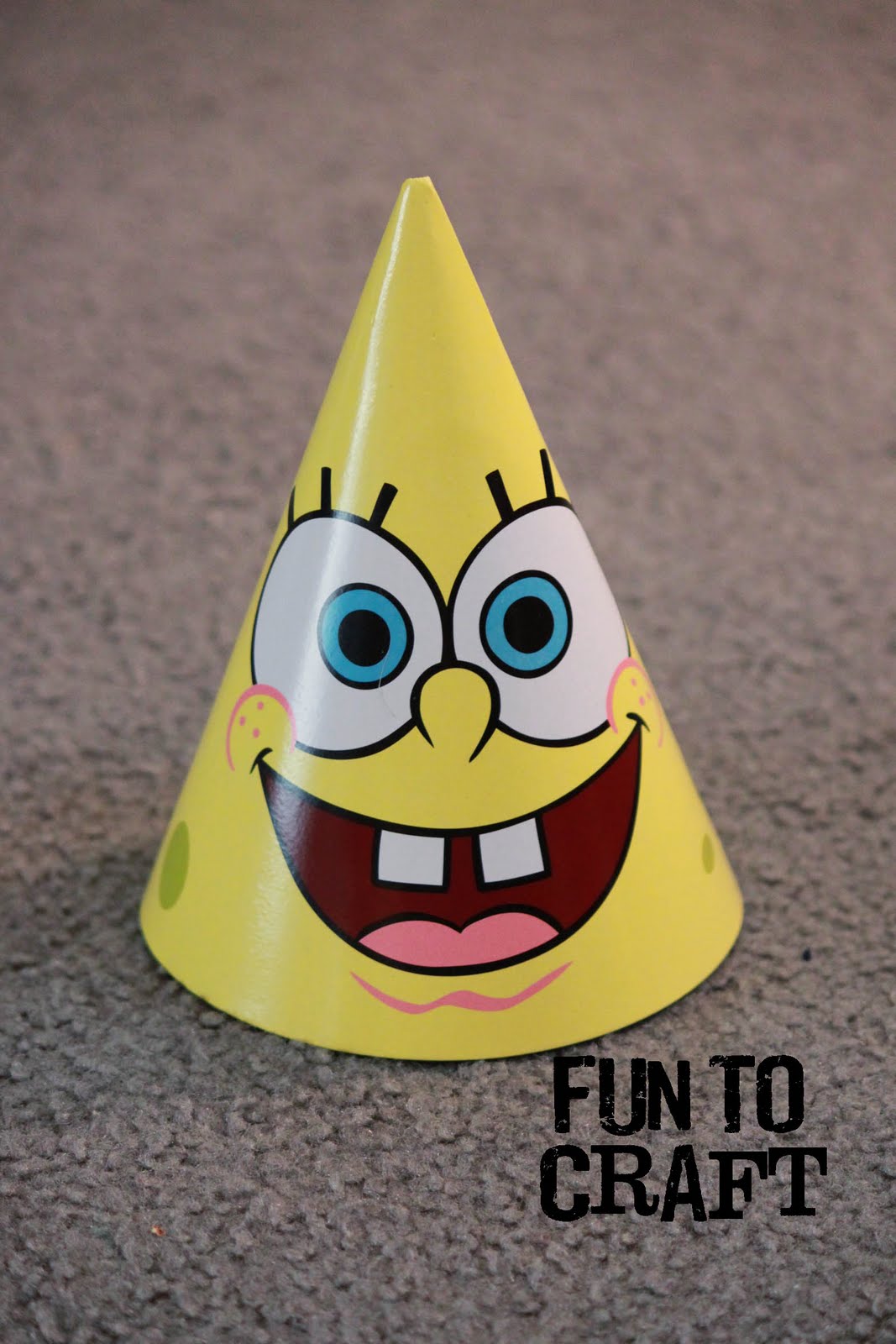 It's FUN to craft! Dino Party Hats