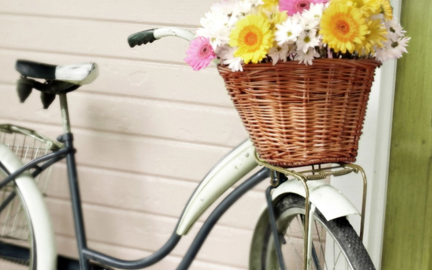 Awesome HQ wallpapers 1440x900 | Love About.....MENDAL2