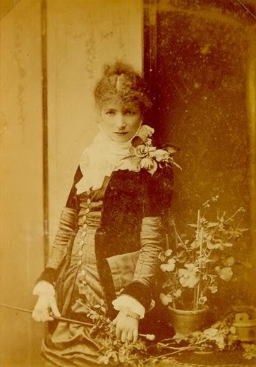 [SarahBernhardt-4.jpg]