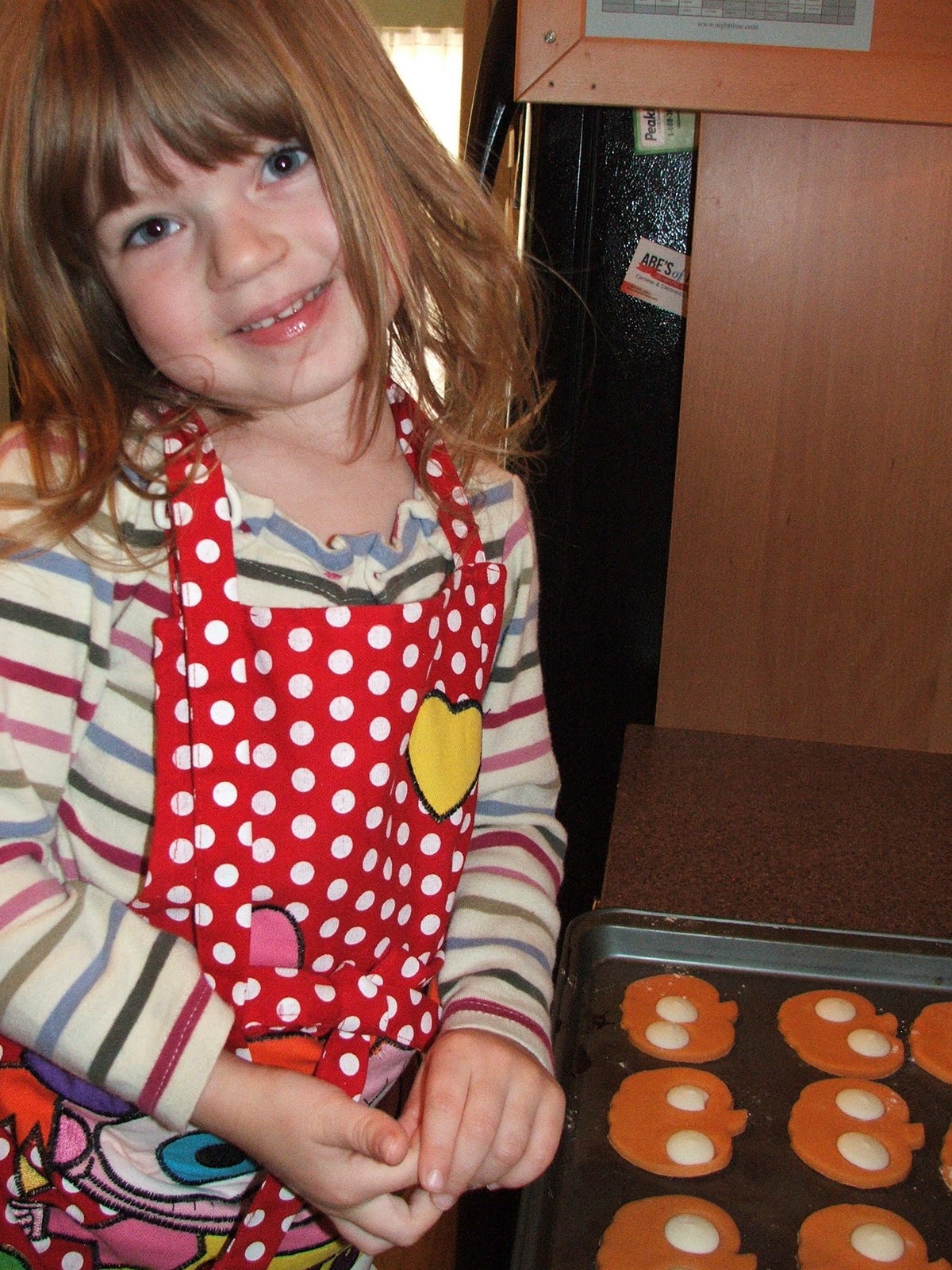Artfully Caroline: Googly eyes pumpkin cookies