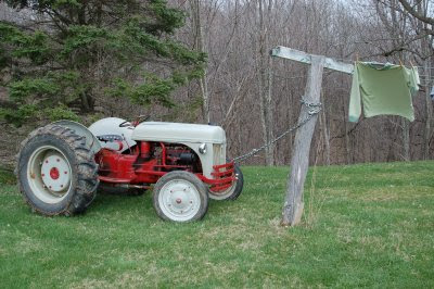 Adjusting the clothesline with the
tractor
