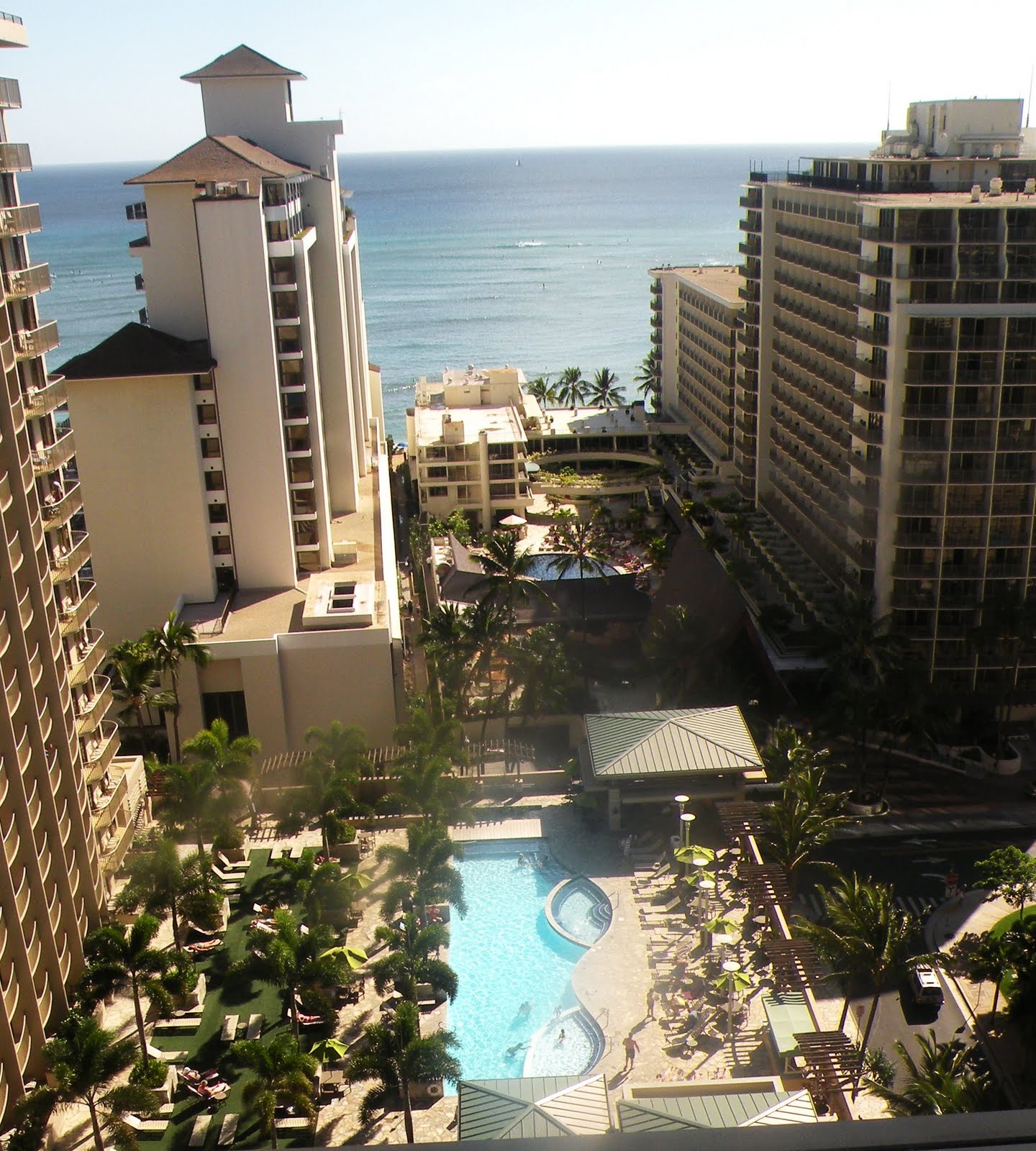 best-waikiki-hotel-for-families-embassy-suites-traveling-mom
