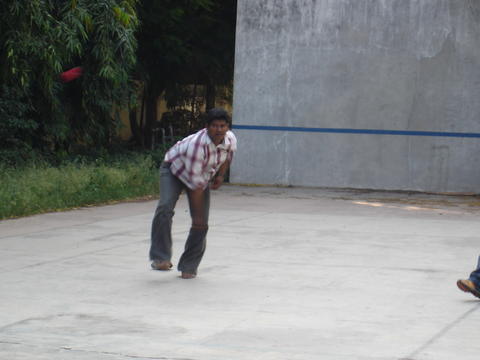 [pintu+bowling.jpg]
