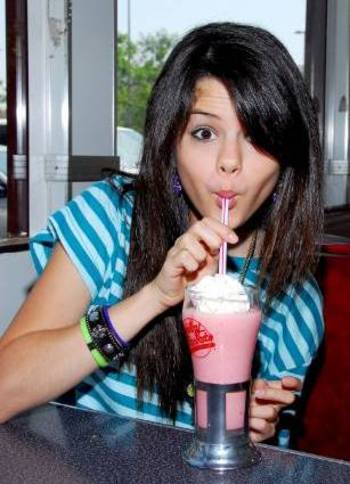 my pictures world: selena gomes