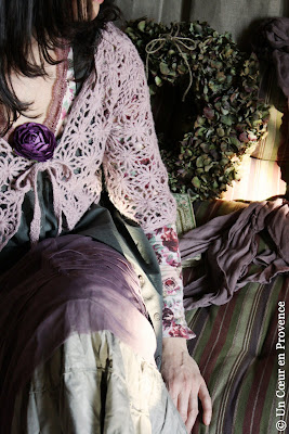 Stella Forest cardigan and Noa Noa petticoat on AM.PM. cushions