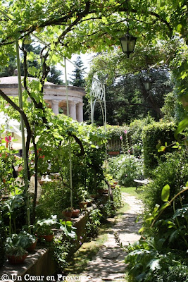 Jardin de l'Hôtel Le Clair de la Plume
