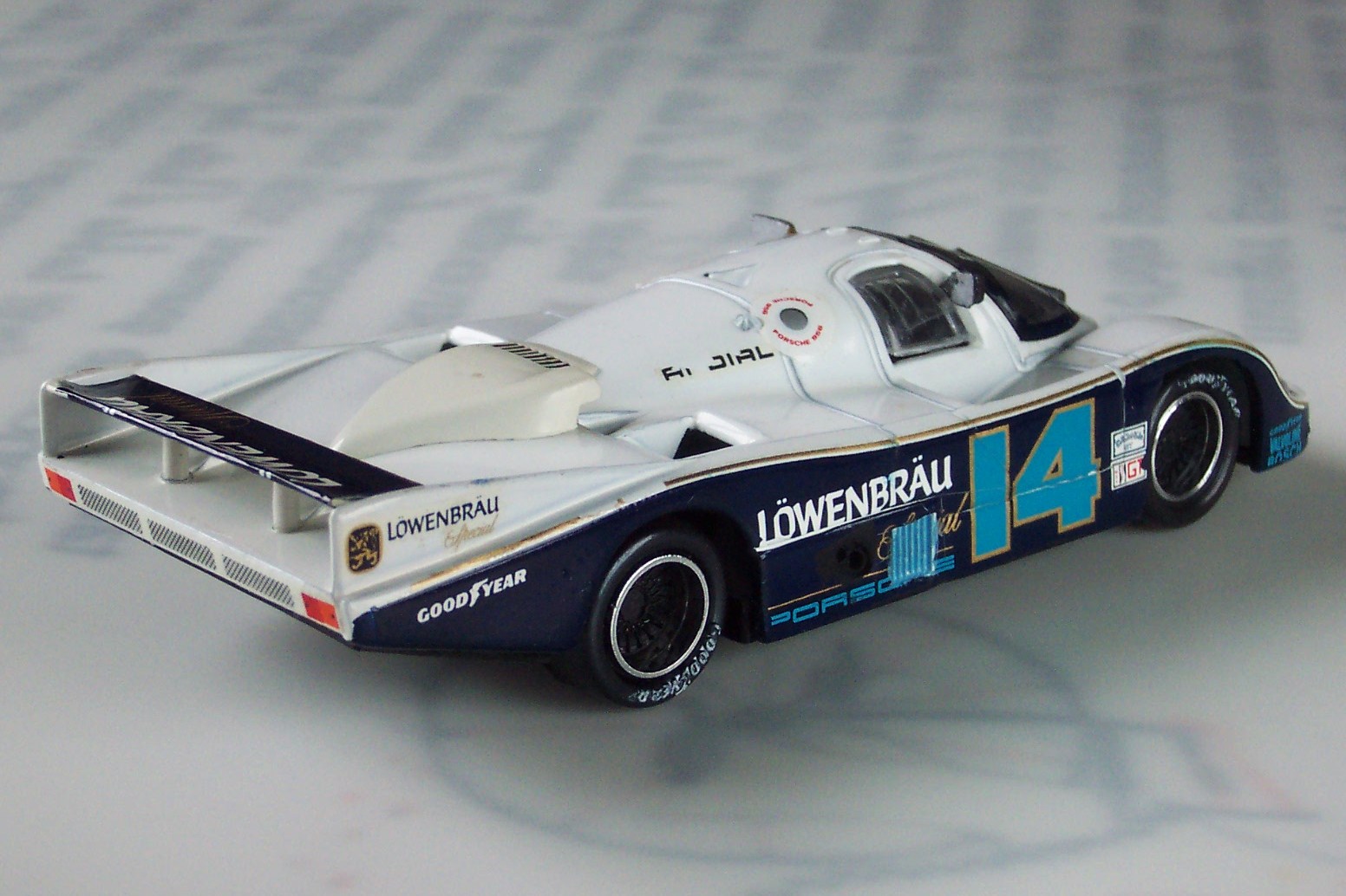 ONYX PROM Scale 1/43 | PORSCHE 962C N 5 24h LE MANS PAREJA - SIGALA