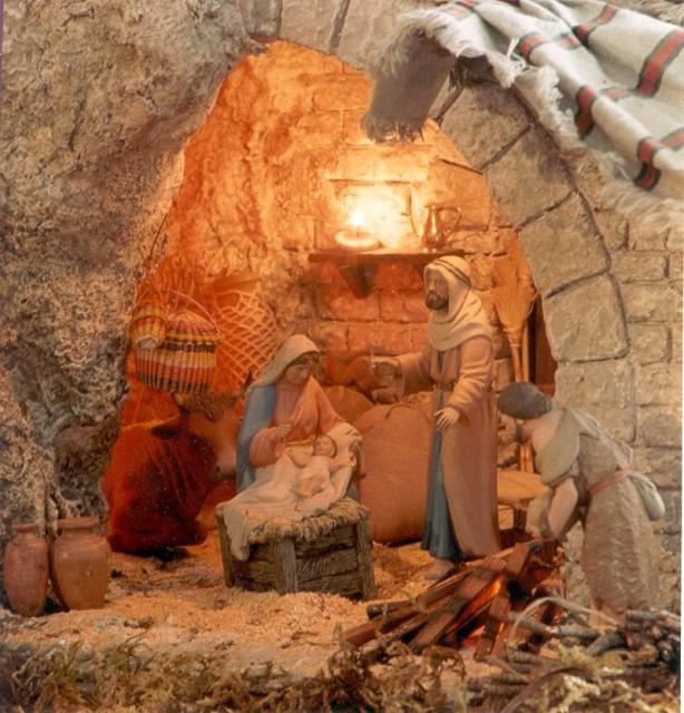 Celebrando la Navidad: JESUS NACIO EN UN PESEBRE