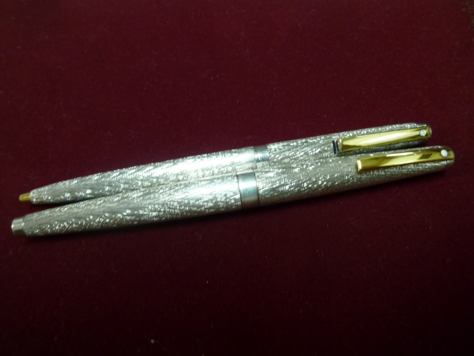 Collectible Curio2 Vintage Sheaffer Fountain Pen & Ball Point Set