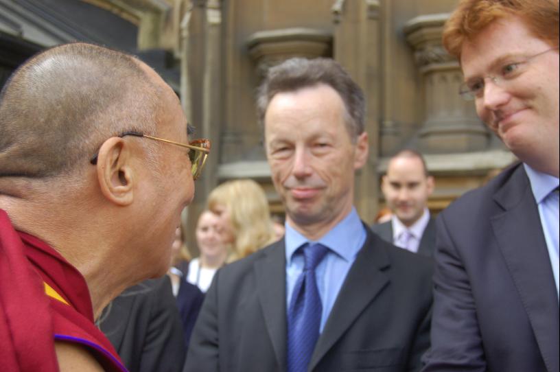 [Dalai+Lama+Pugh+Alexander+May+08+reduced.JPG]