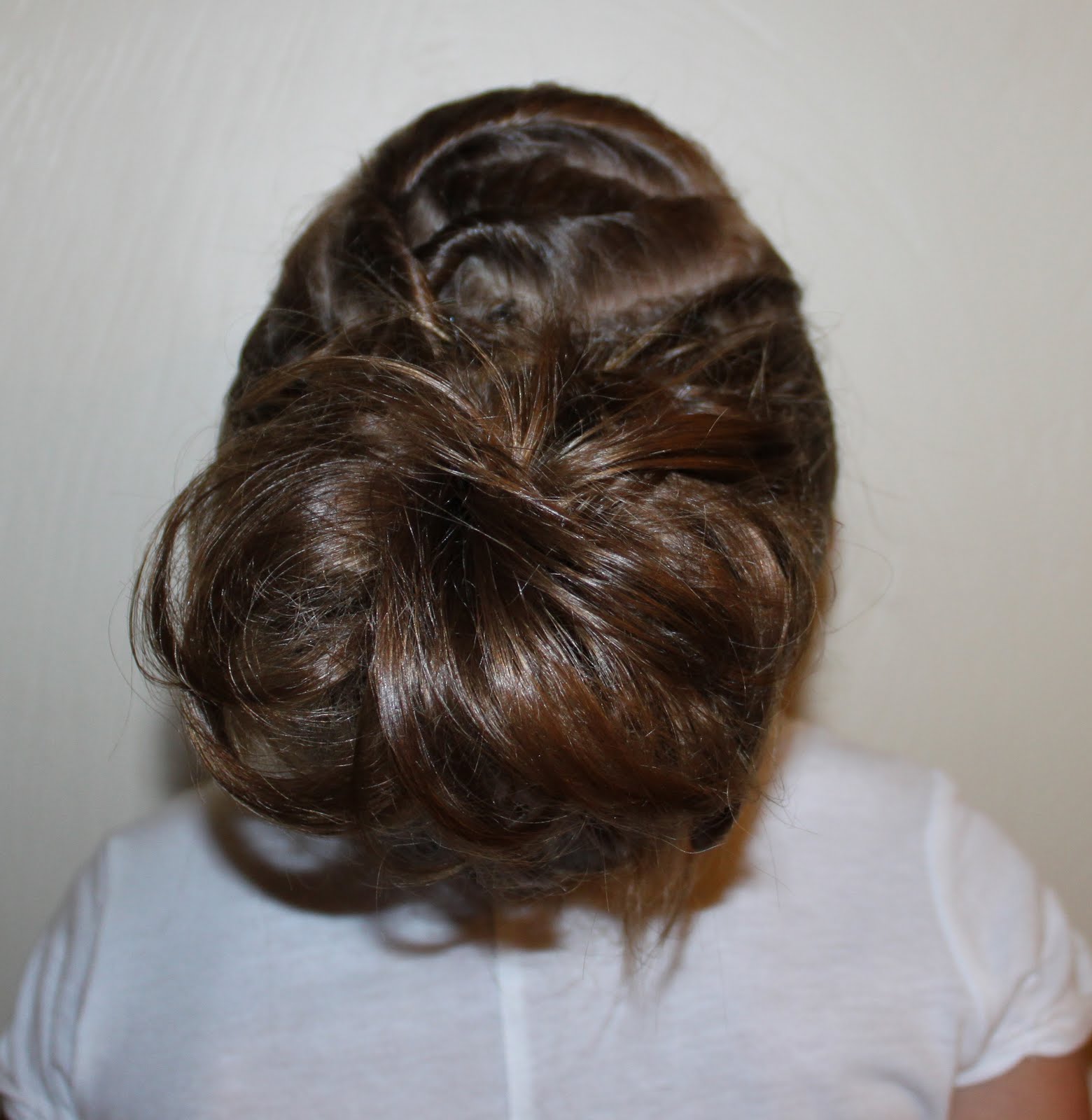 The Messy Bun Step by Step Instructions | Long Hair Styles