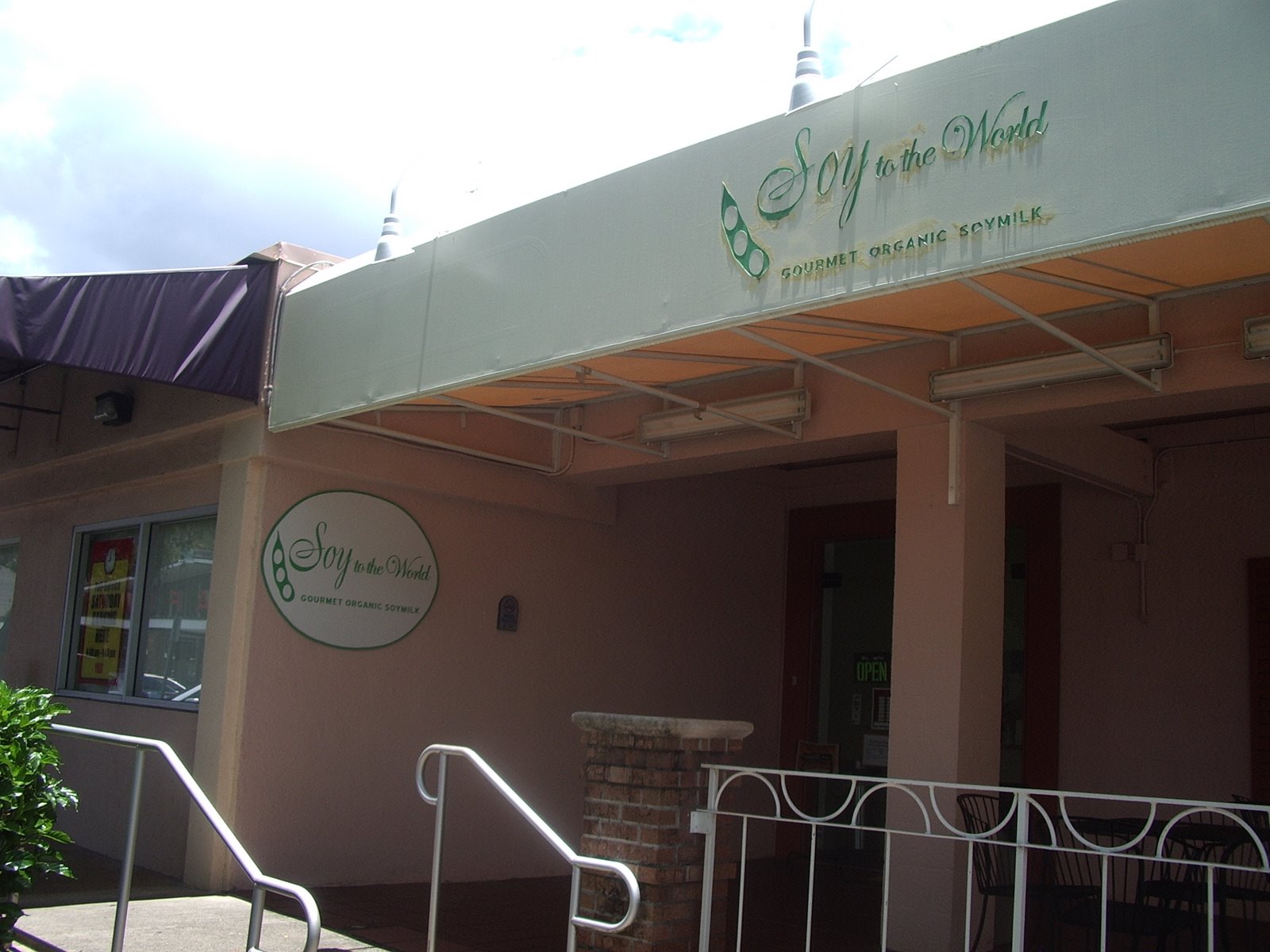 [Soy+to+the+World+Outside.jpg]