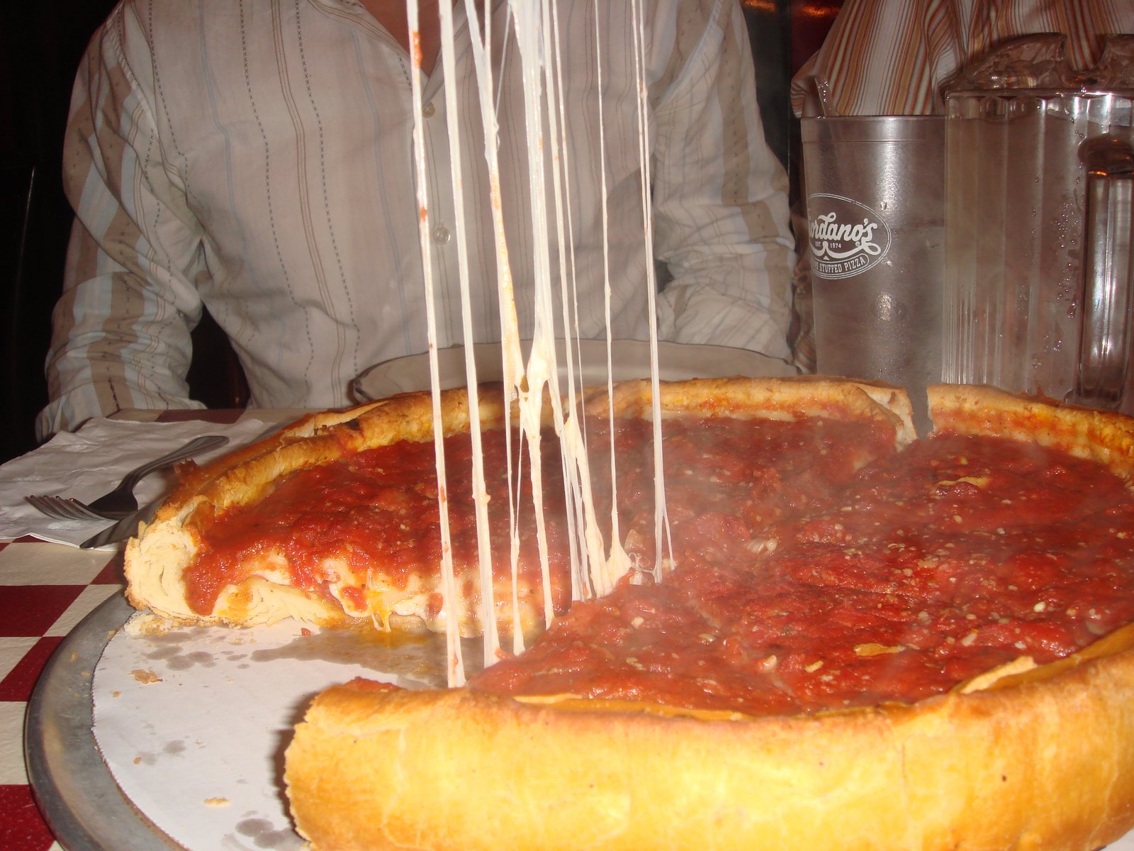 [Giordano+pizza+half+cut.jpg]