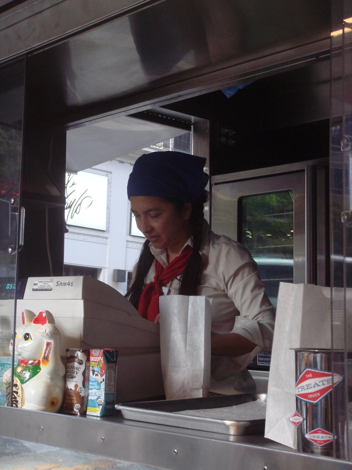 [Treats+Truck+Owner.jpg]