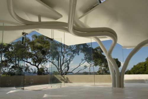 [Leaf-House-by-Undercurrent-Architects.jpg]