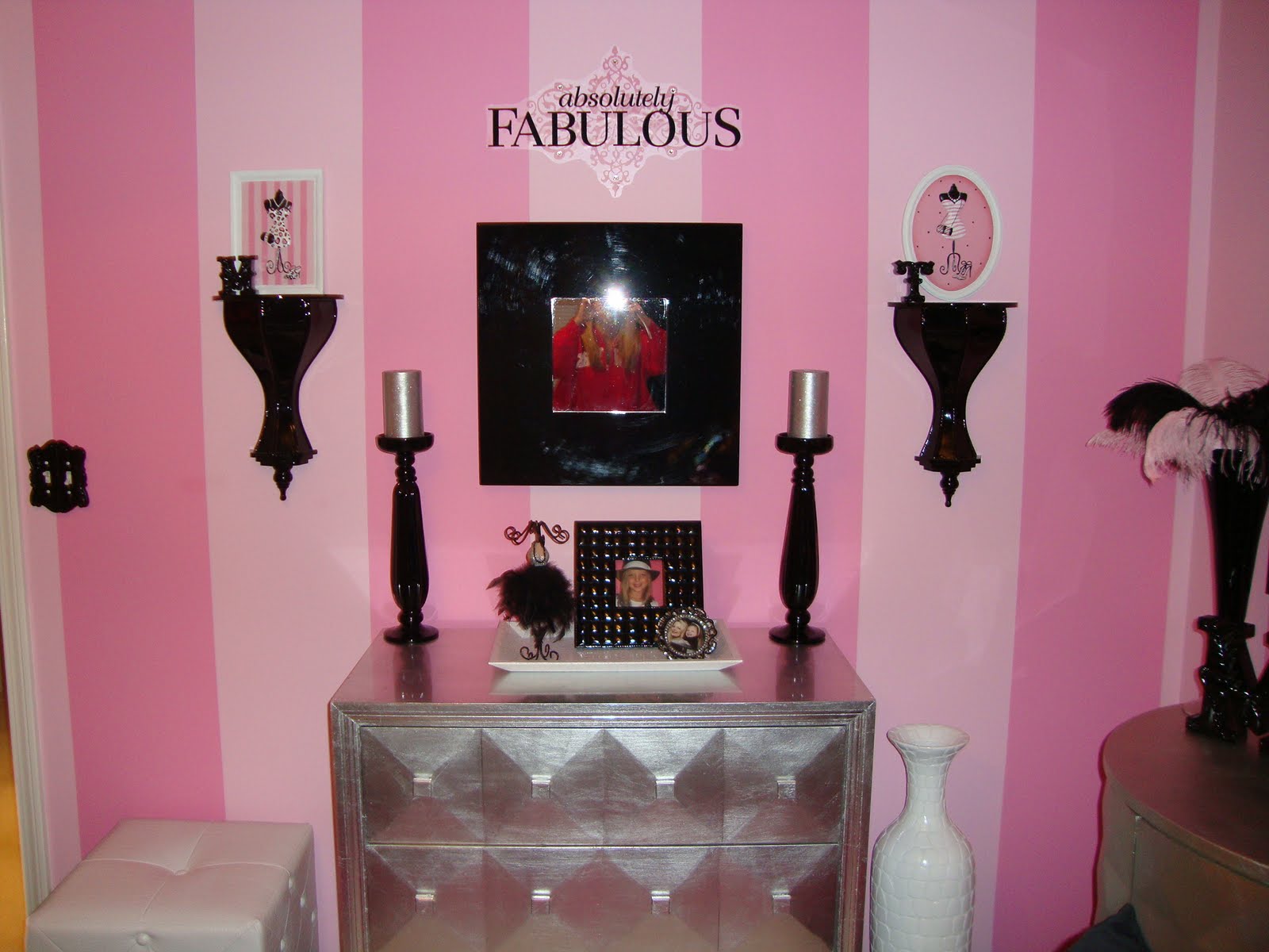 theme for this pink, black, white, & silver themed tween girls bedroom ...