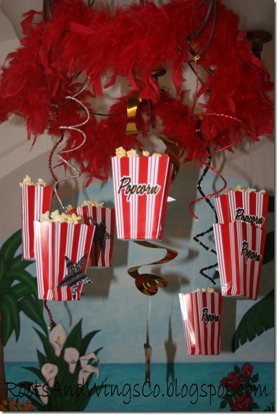 [movie+star+party+decorations+boa+lighting+hanging+popcorn_thumb[2].jpg]