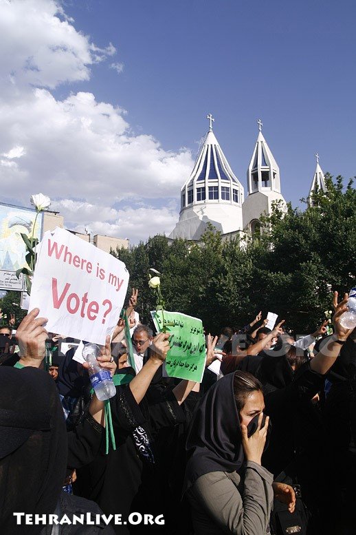 [iran+protest2.bmp]