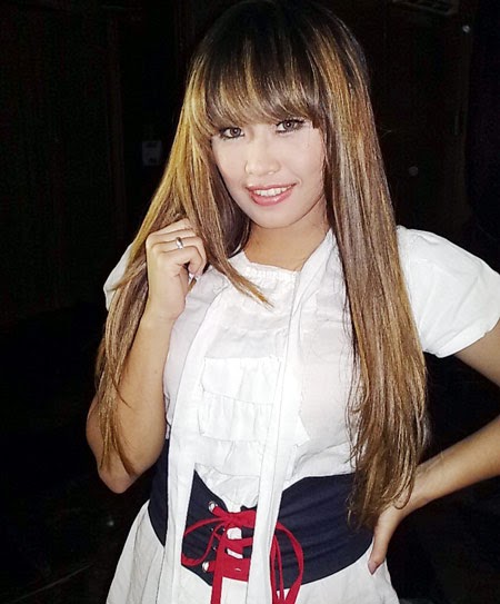 Pinkan Mambo Pindah Agama?