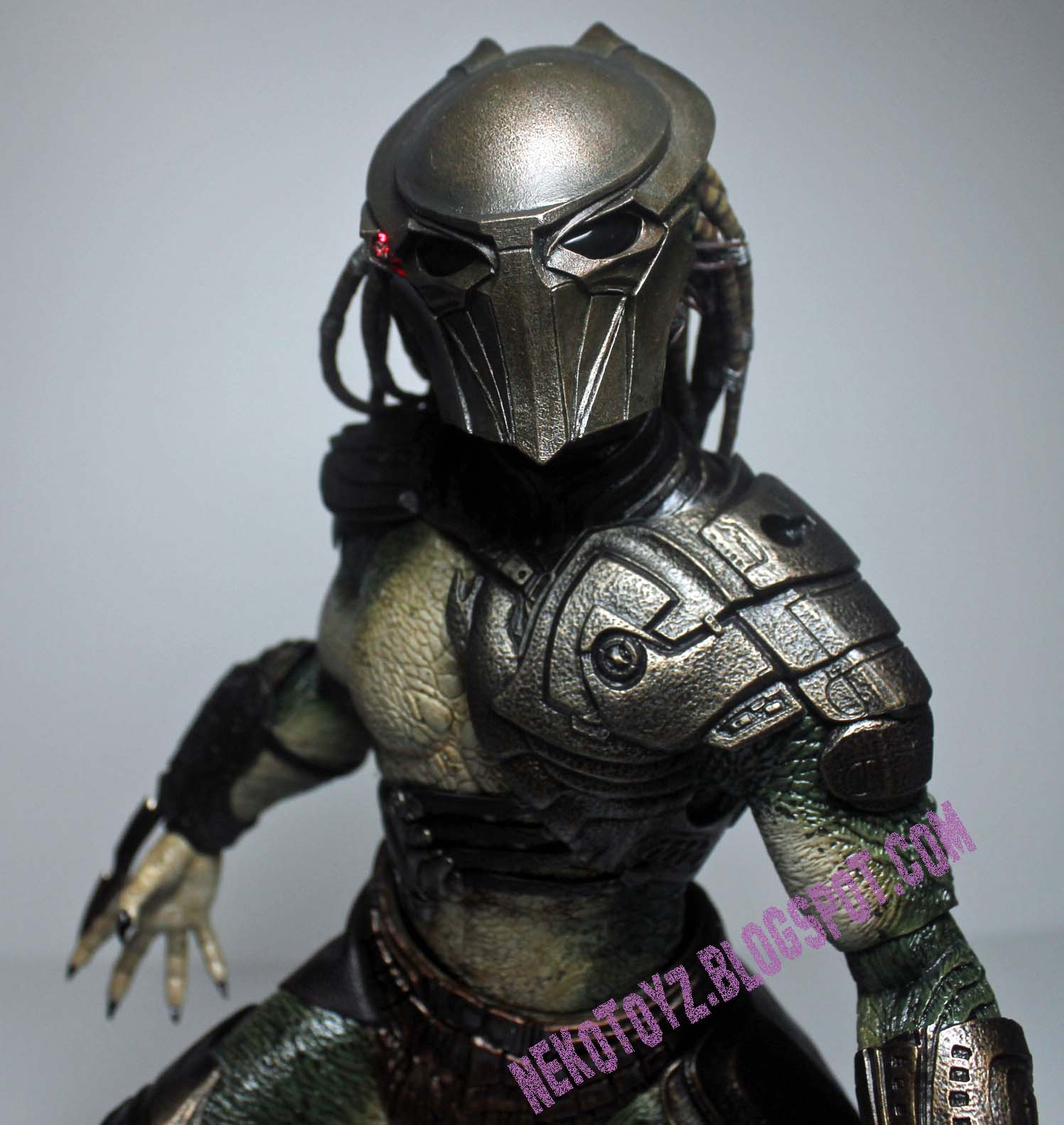 Neko Toyz: Hot Toys MMS 137 1/6 Falconer Predator Review