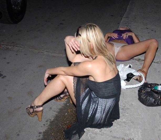 girls Drunken street