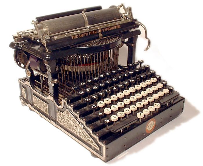 [vintage-typewriters-31.jpg]