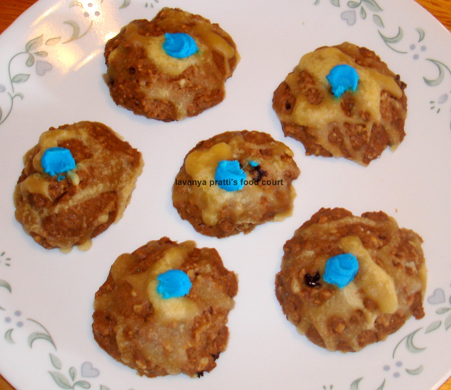 TO LAVANYA PRATTI'S FOOD COURT, Bon Appétit Oatmeal Cookies